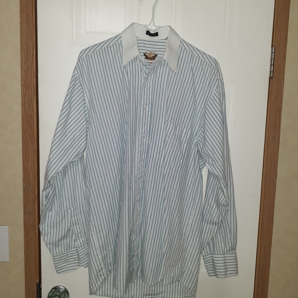 Fairfax long sleeved button down shirt